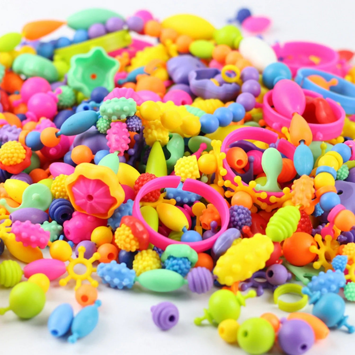 DIY JEWELRY BEAD KIT FOR KIDS | 485PCS ASSORTED SHAPES AND COLOURS