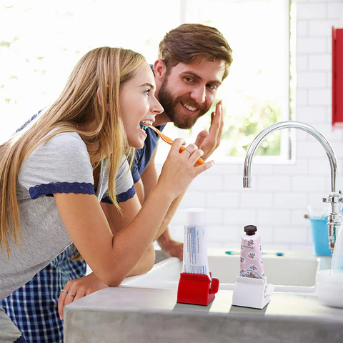 SQUEEZLY | TOOTHPASTE TUBE ROLLER