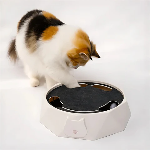 Hunting Fever | Interactive Mouse Toy for Cats with Scratching Surface & Relaxation Area