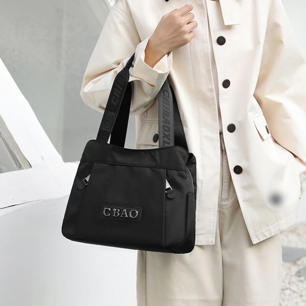 Large Capacity Nylon Travel Companion Bag