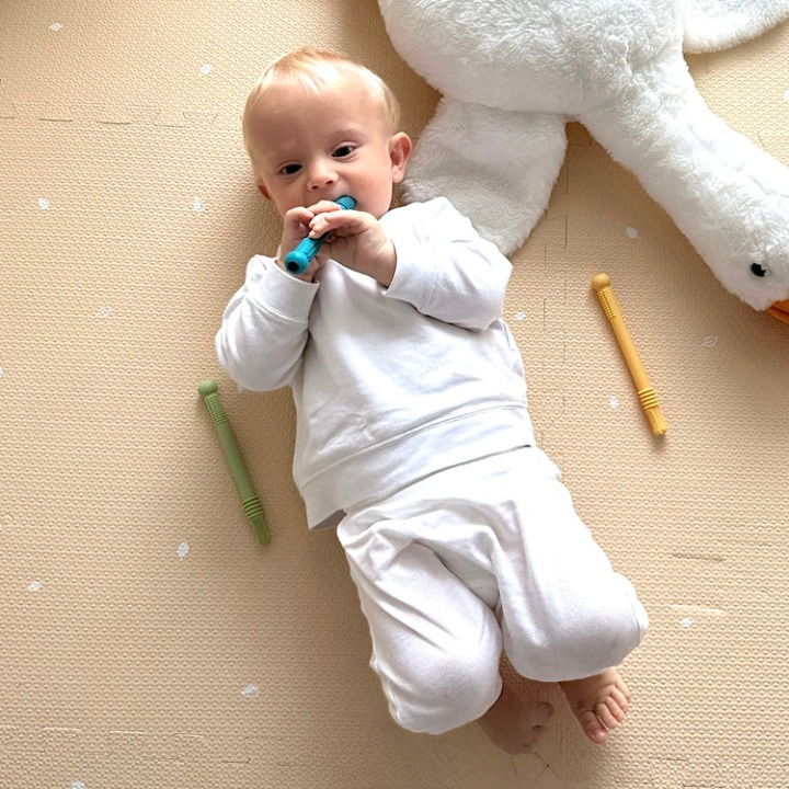 BabyEase - Soothing Teething Tube