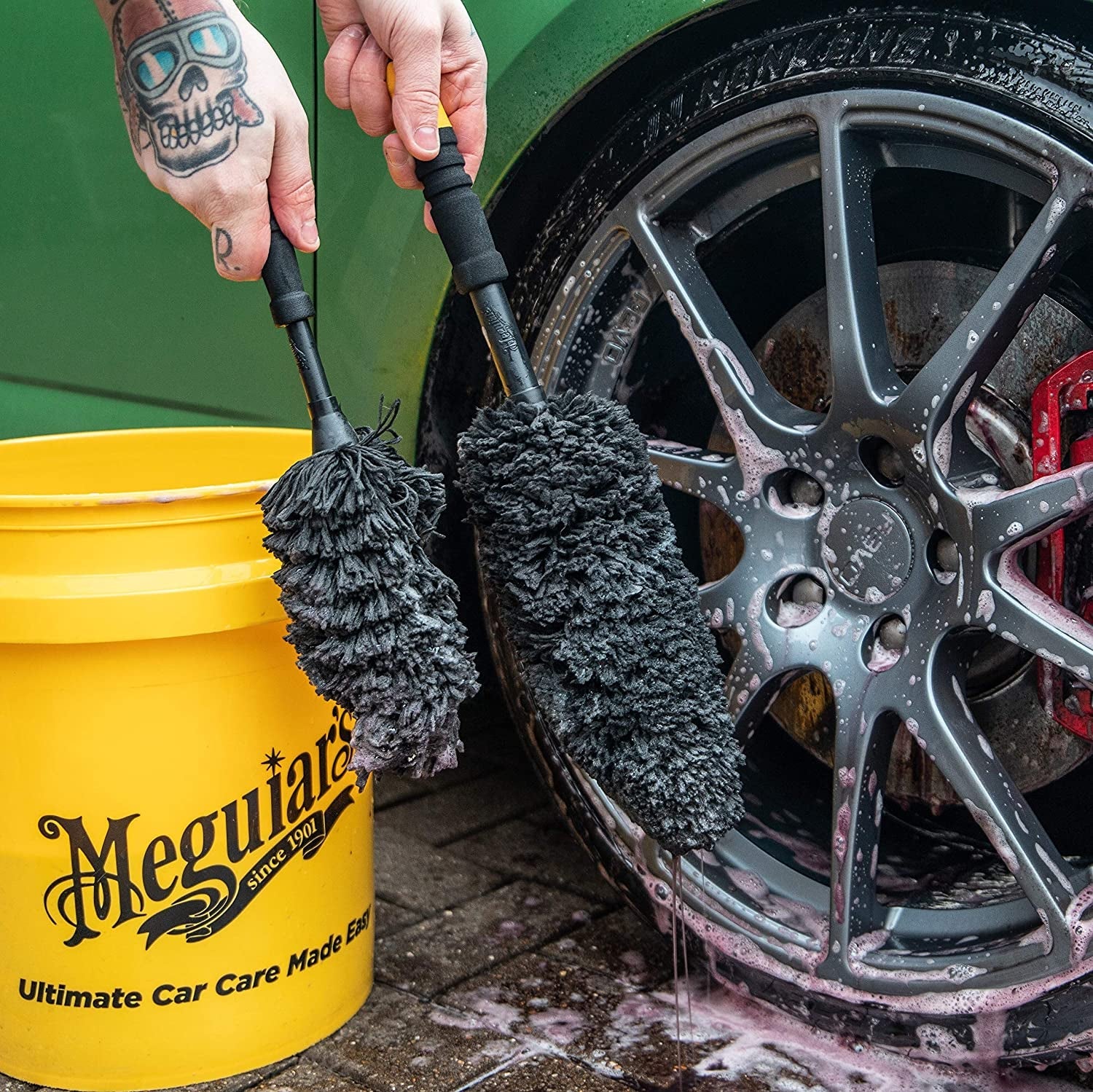 Meguiar'S X1902EU Supreme Microfibre Wheel Brush, Medium, Completely Safe Wheel Cleaning, Black