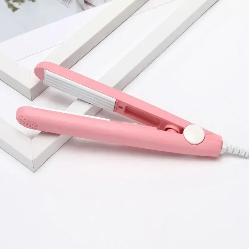 MINI CERAMIC CURLER | EFFORTLESS STYLING ON THE GO